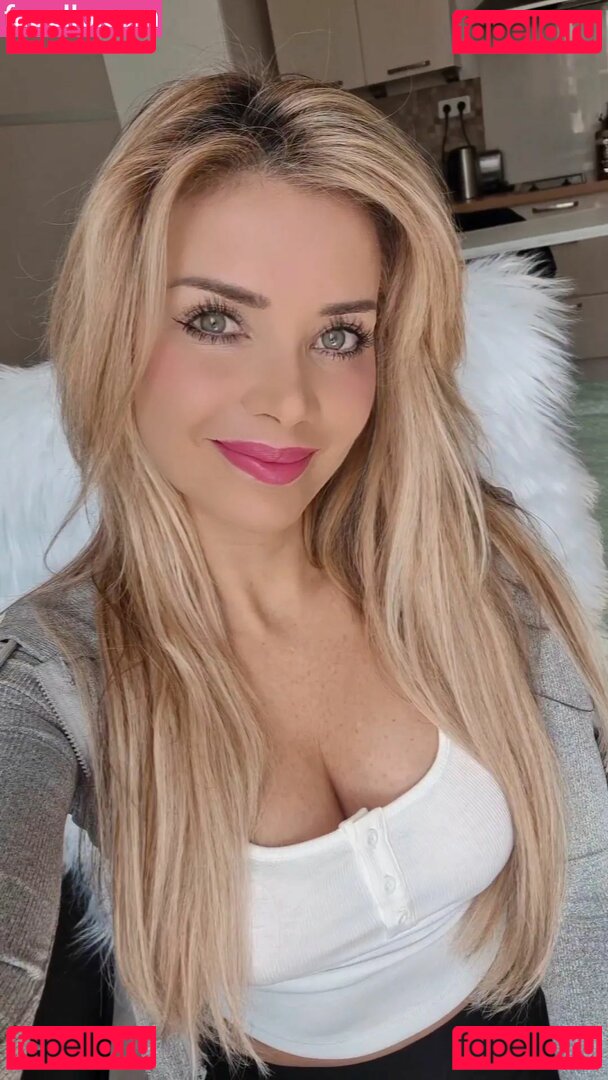 Framboise / Raspberry.Hood / raspbbop Onlyfans Photo Gallery 