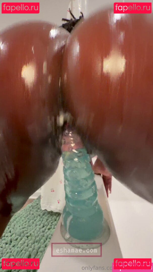 Esha Mae / schokonese Onlyfans Photo Gallery 