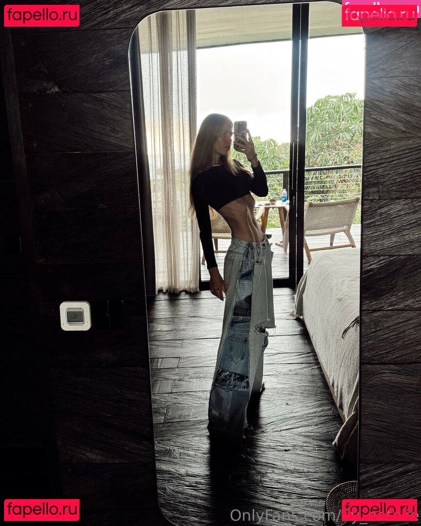 fly_natalie / oftvnatalie Onlyfans Photo Gallery 