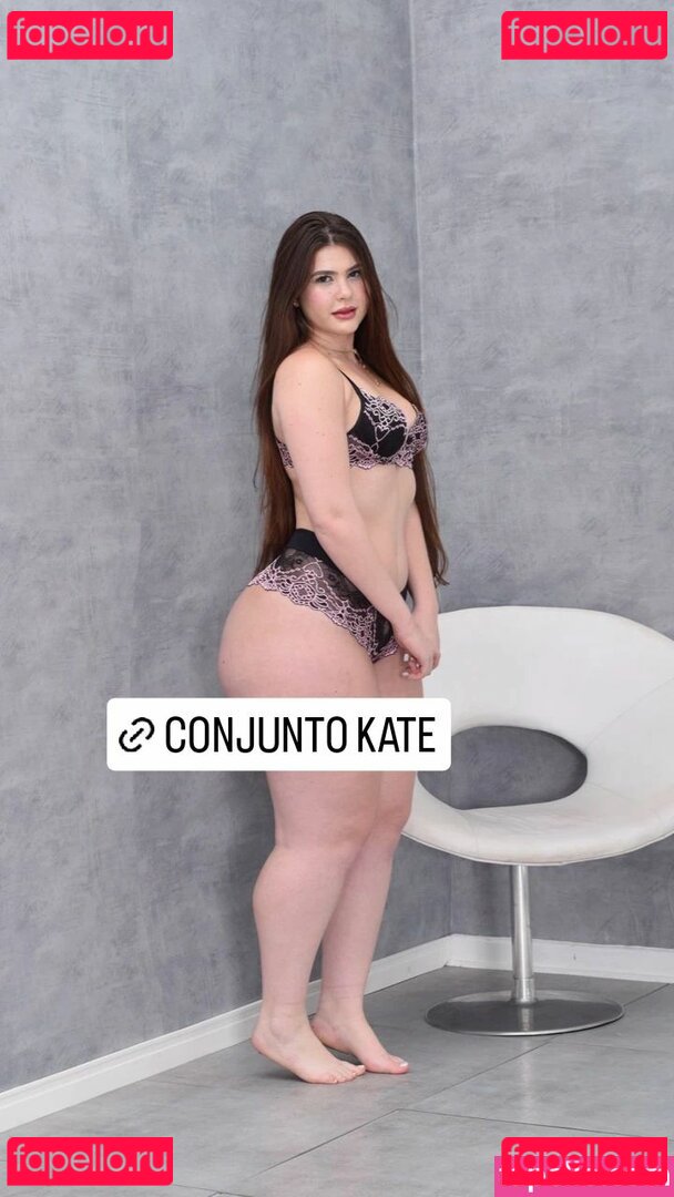 Nicolle Caroline / nii.ca / niic.ca Onlyfans Photo Gallery 