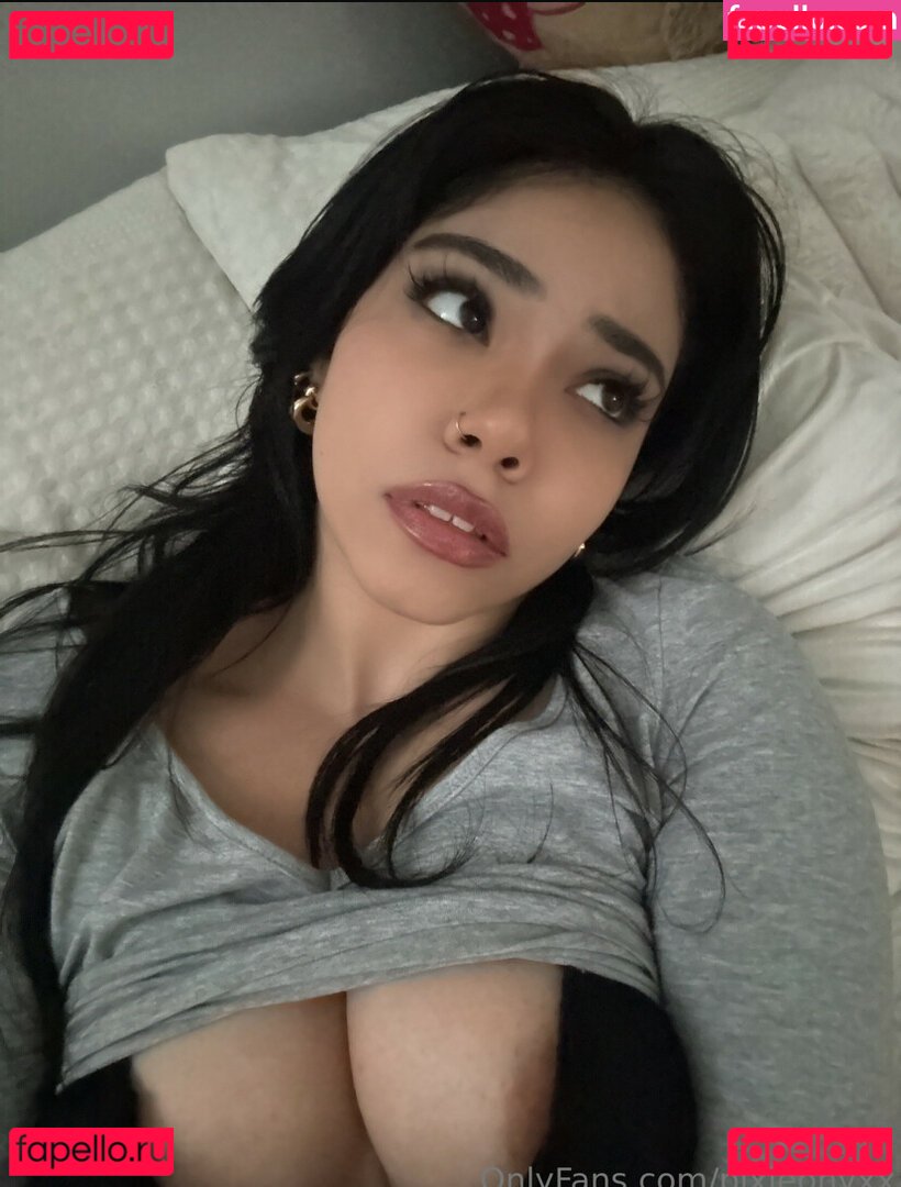 Victoria Vonne / pixieonyxx Onlyfans Photo Gallery 