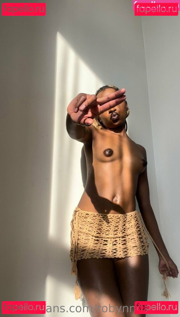 Robynn / robynndabank / robynnshayne Onlyfans Photo Gallery 