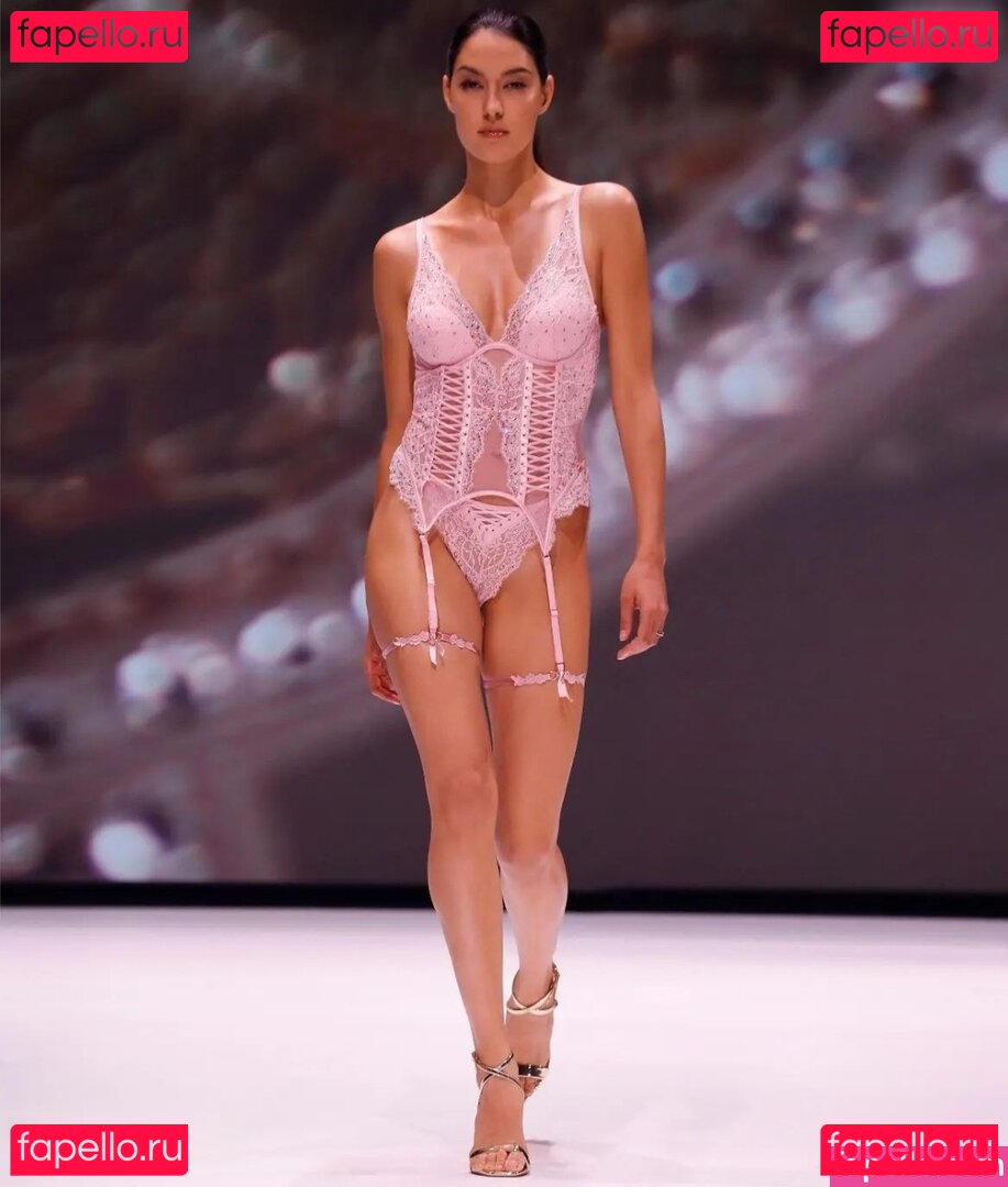 Rebecca Mir / rebeccamir Onlyfans Photo Gallery 