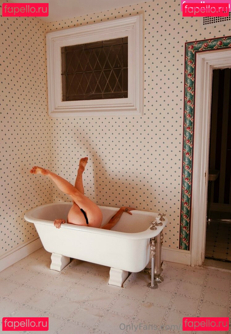 runeforcemusic / runeforfree Onlyfans Photo Gallery 