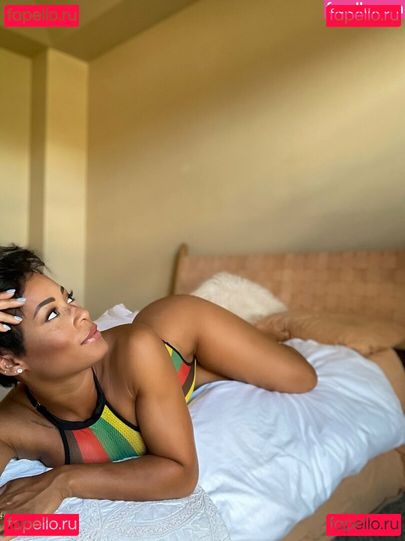 Kristal Marshall / bajanbombshell83 Onlyfans Photo Gallery 