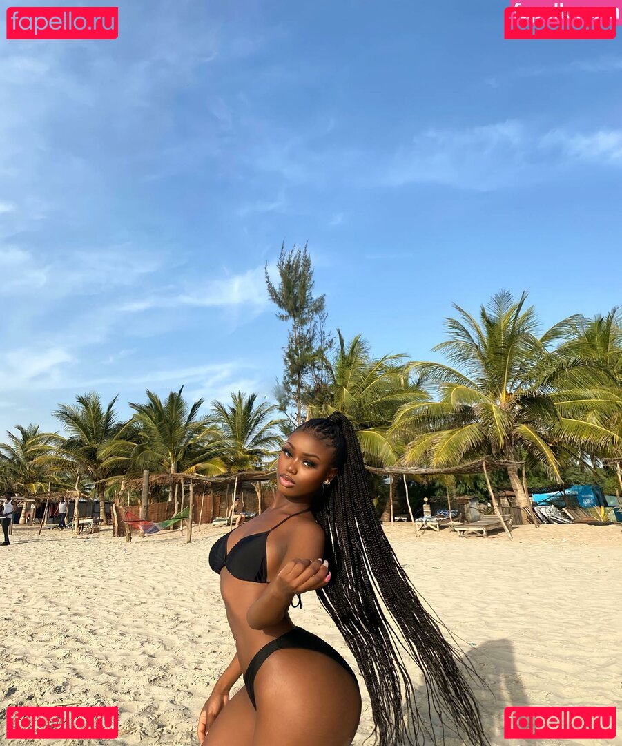 tianalaboor Onlyfans Photo Gallery 