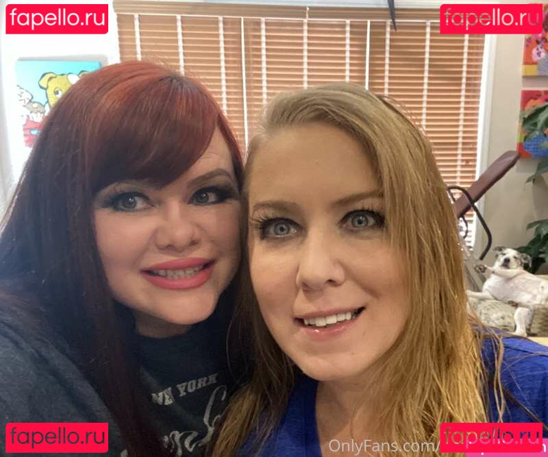 Boobzilla / amazingboobzilla / desireedeluca Onlyfans Photo Gallery 