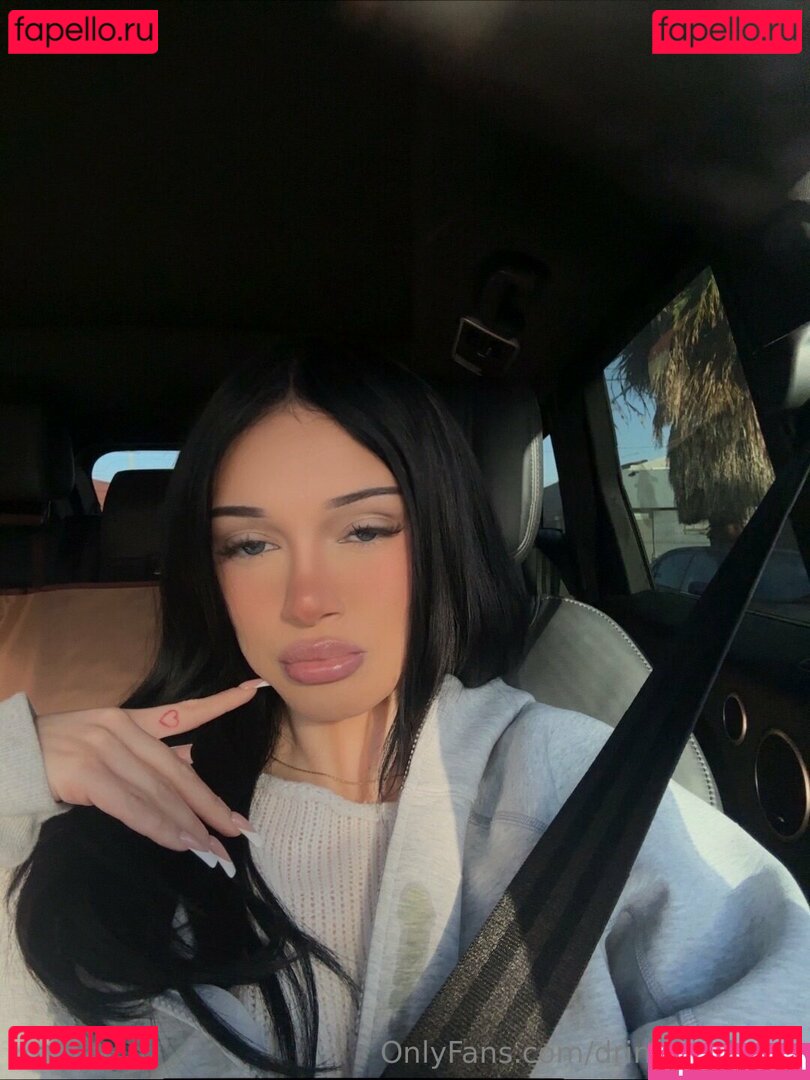 Deebellle / drinkswithdee Onlyfans Photo Gallery 