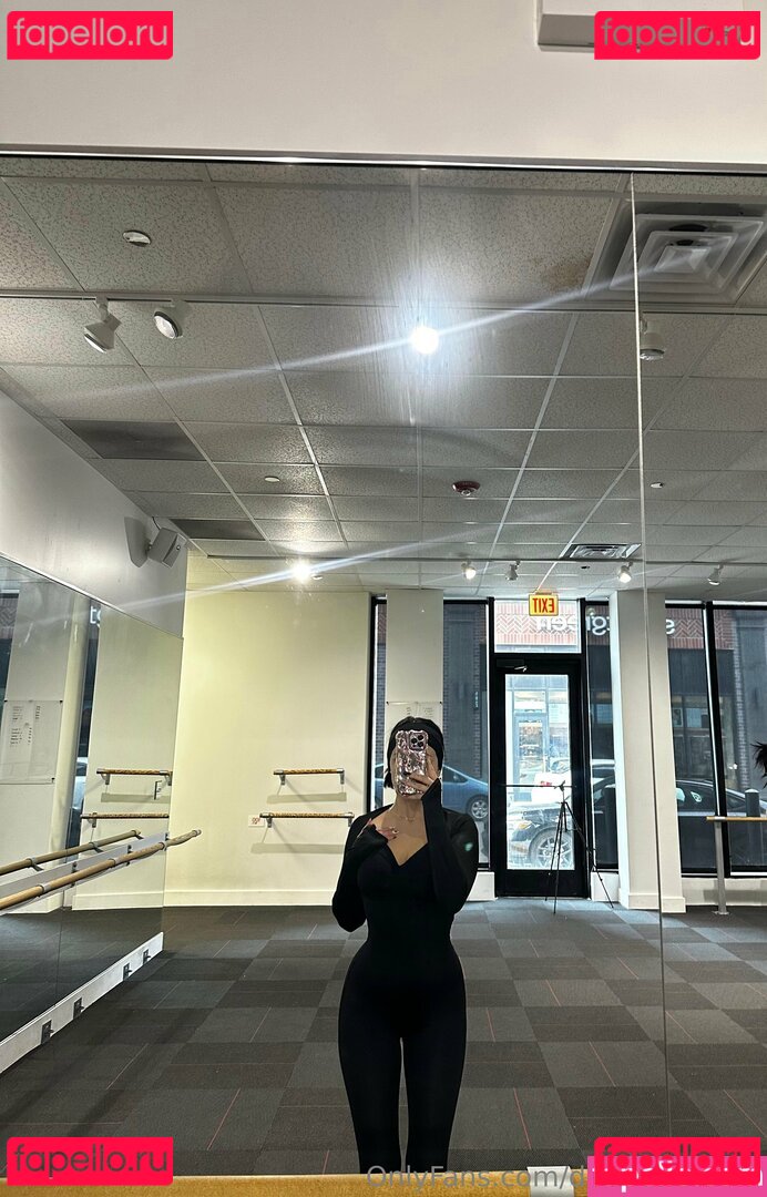 Deebellle / drinkswithdee Onlyfans Photo Gallery 