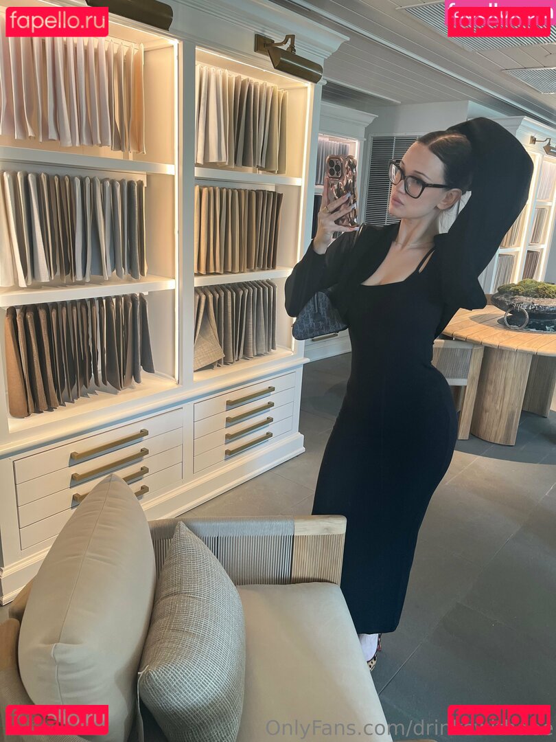 Deebellle / drinkswithdee Onlyfans Photo Gallery 