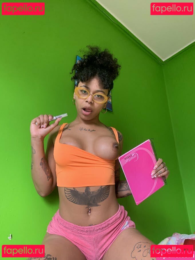 babecleoo / yourcleopathra Onlyfans Photo Gallery 