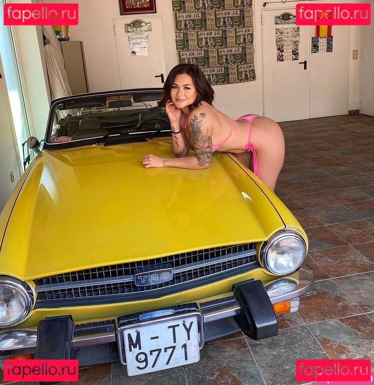 Michellen Cristina / michellencristina Onlyfans Photo Gallery 