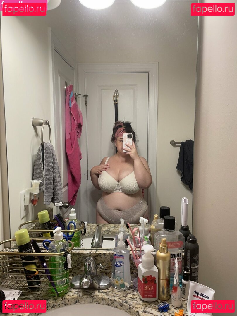 Peachxbrat / notreallyjcm / strawberryxfnta Onlyfans Photo Gallery 