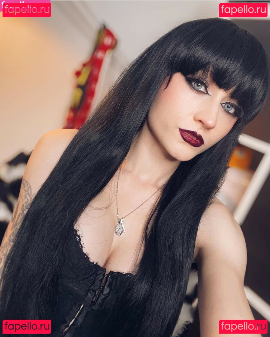 Janet Devlin / JanetJealousy / janetdevlinofficial Onlyfans Photo Gallery 