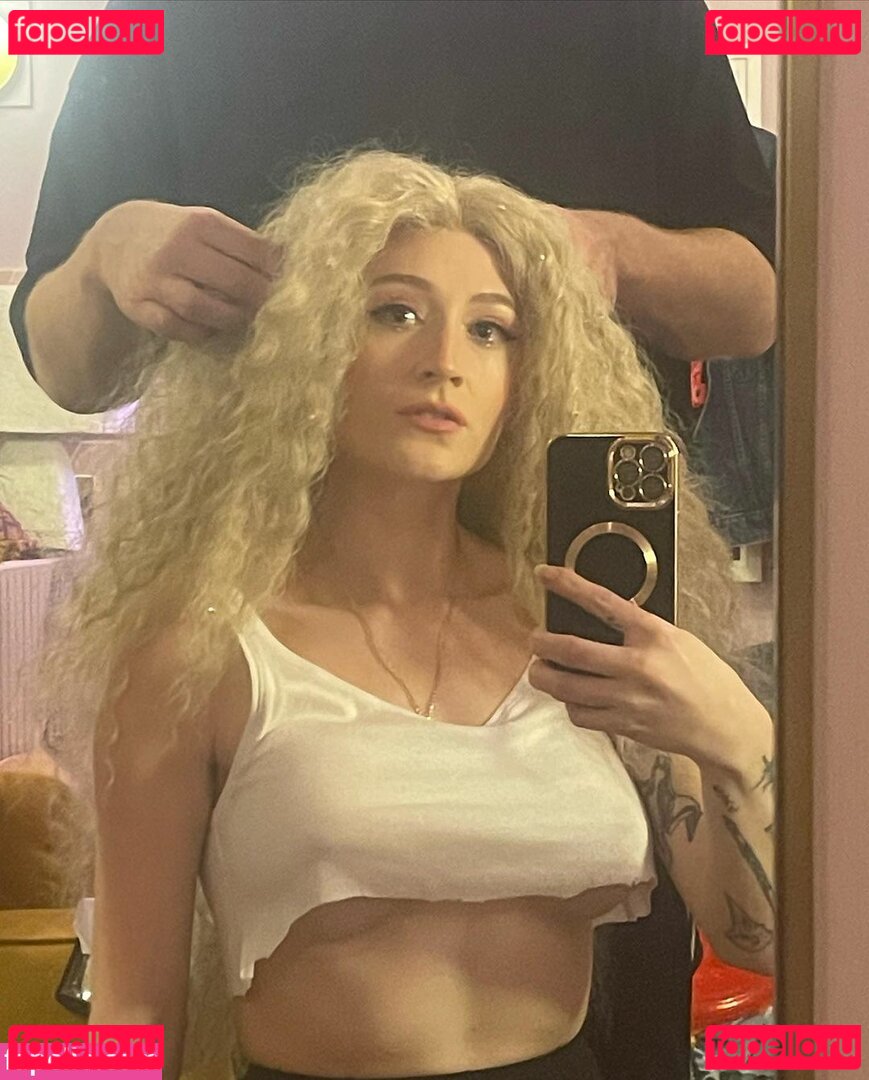 Janet Devlin / JanetJealousy / janetdevlinofficial Onlyfans Photo Gallery 