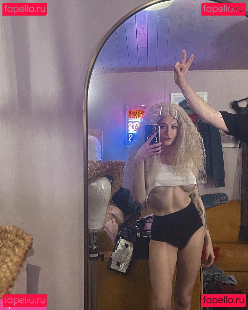 Janet Devlin / JanetJealousy / janetdevlinofficial Onlyfans Photo Gallery 