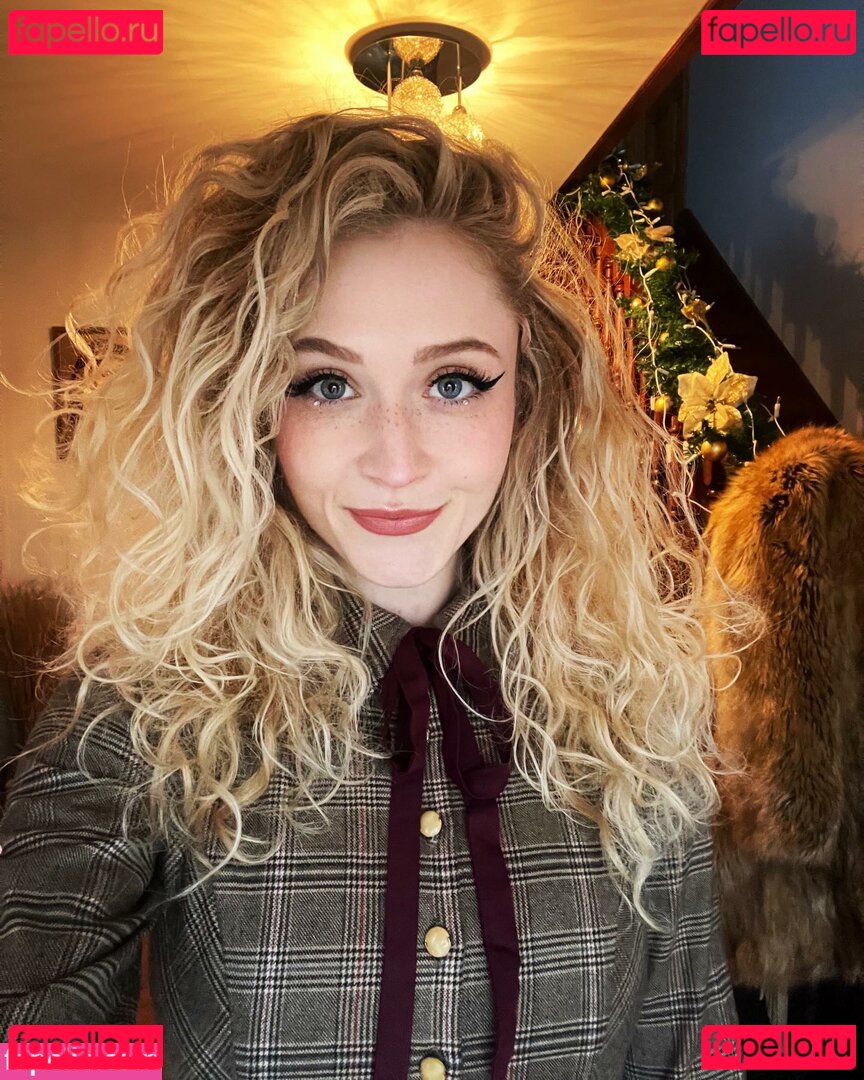Janet Devlin / JanetJealousy / janetdevlinofficial Onlyfans Photo Gallery 