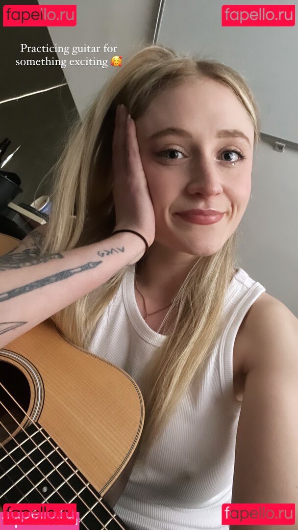 Janet Devlin / JanetJealousy / janetdevlinofficial Onlyfans Photo Gallery 