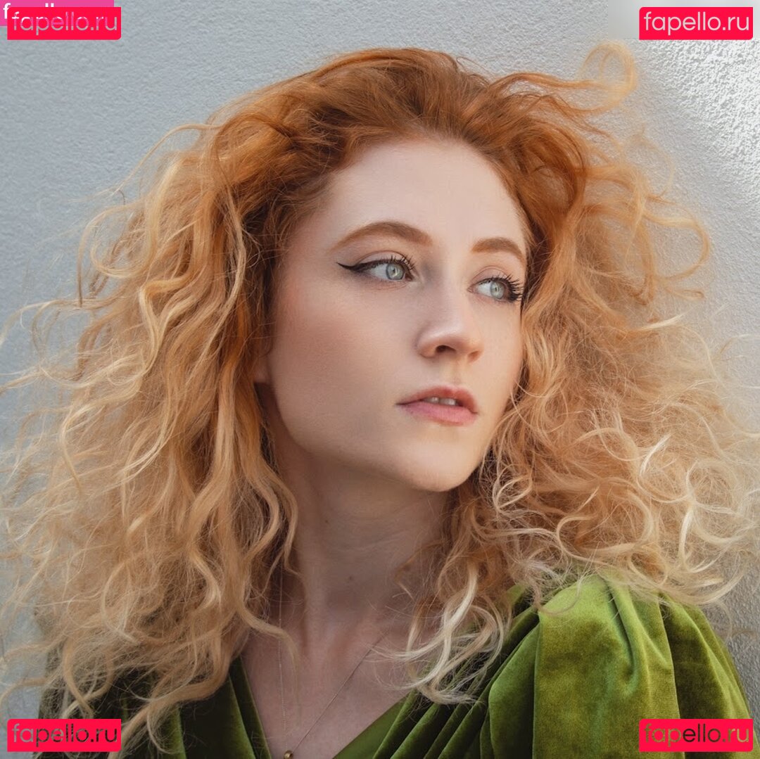 Janet Devlin / JanetJealousy / janetdevlinofficial Onlyfans Photo Gallery 