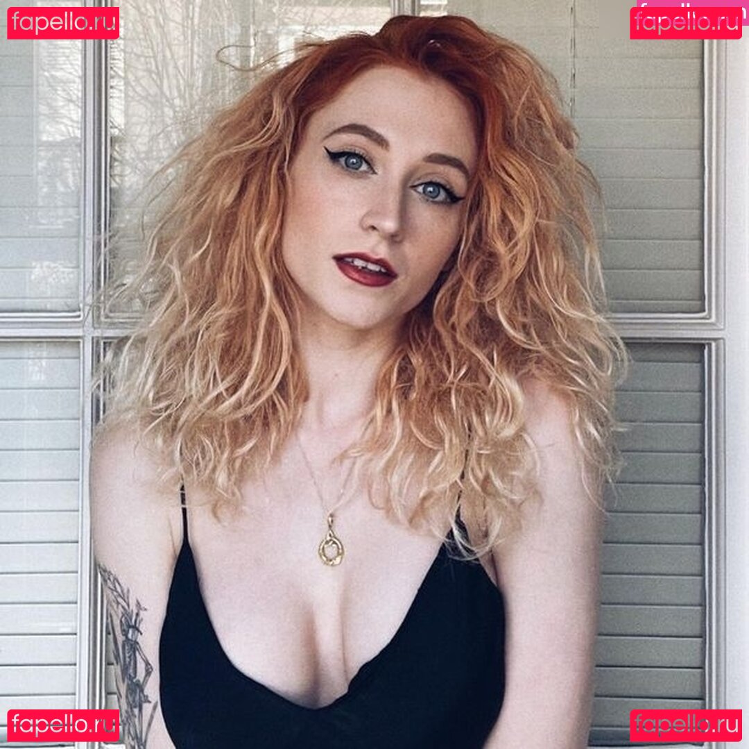 Janet Devlin / JanetJealousy / janetdevlinofficial Onlyfans Photo Gallery 