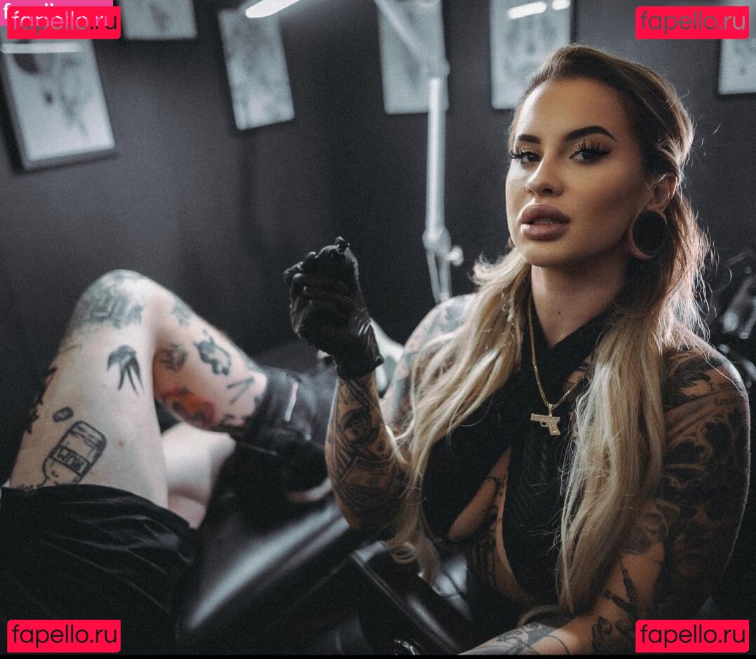 Veronica Moraya / iamvermora / vermora Onlyfans Photo Gallery 