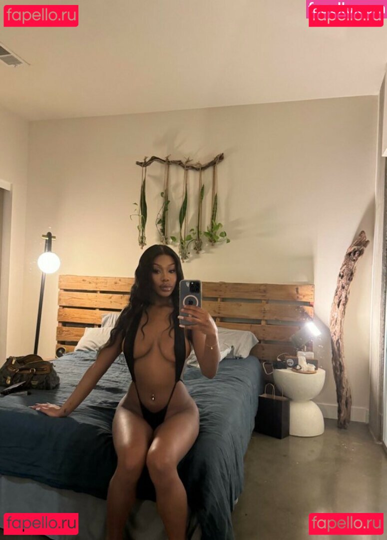 Magicalc000ch / bbyliique Onlyfans Photo Gallery 