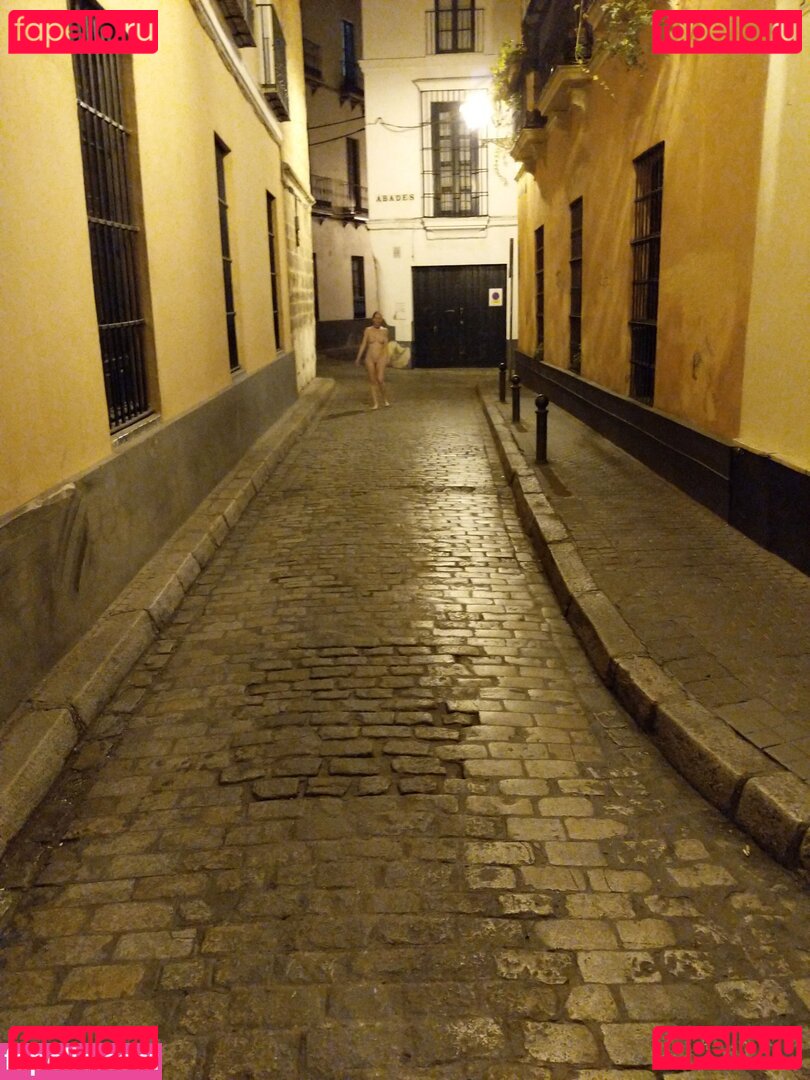 MiaExhib / mia_exhib Onlyfans Photo Gallery 