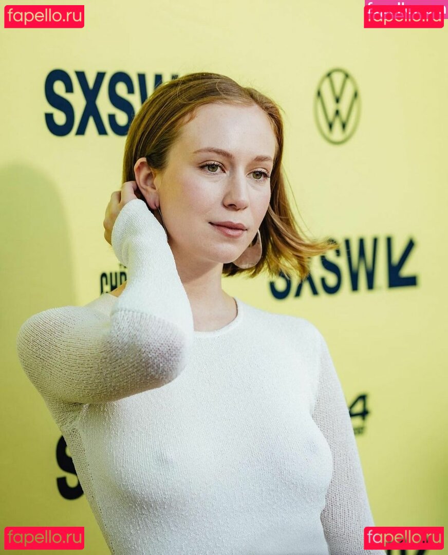 Hannah Einbinder / hannaheinbinder Onlyfans Photo Gallery 