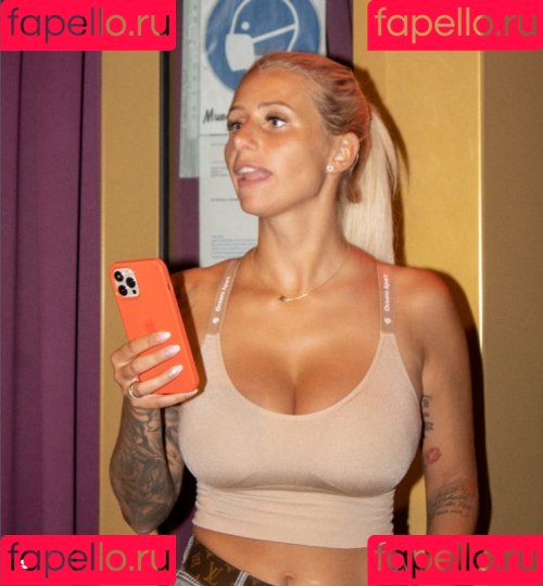 Carina Spack Onlyfans Photo Gallery 