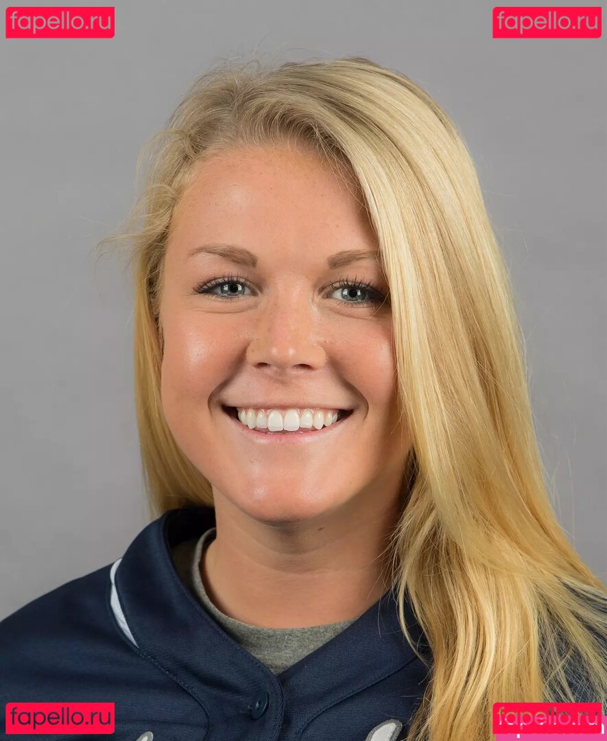 Karoline Leavitt / karolineleavitt Onlyfans Photo Gallery 