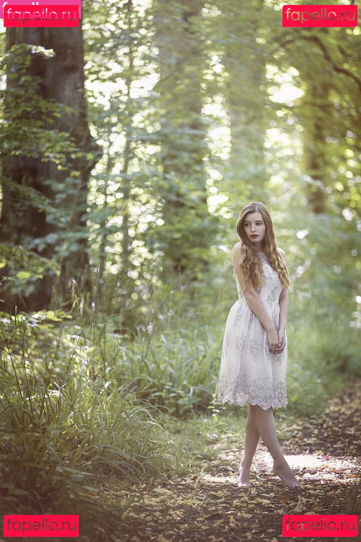 Jade Lyon / jade_lyon / jadelyon / tsjadeperfume Onlyfans Photo Gallery 