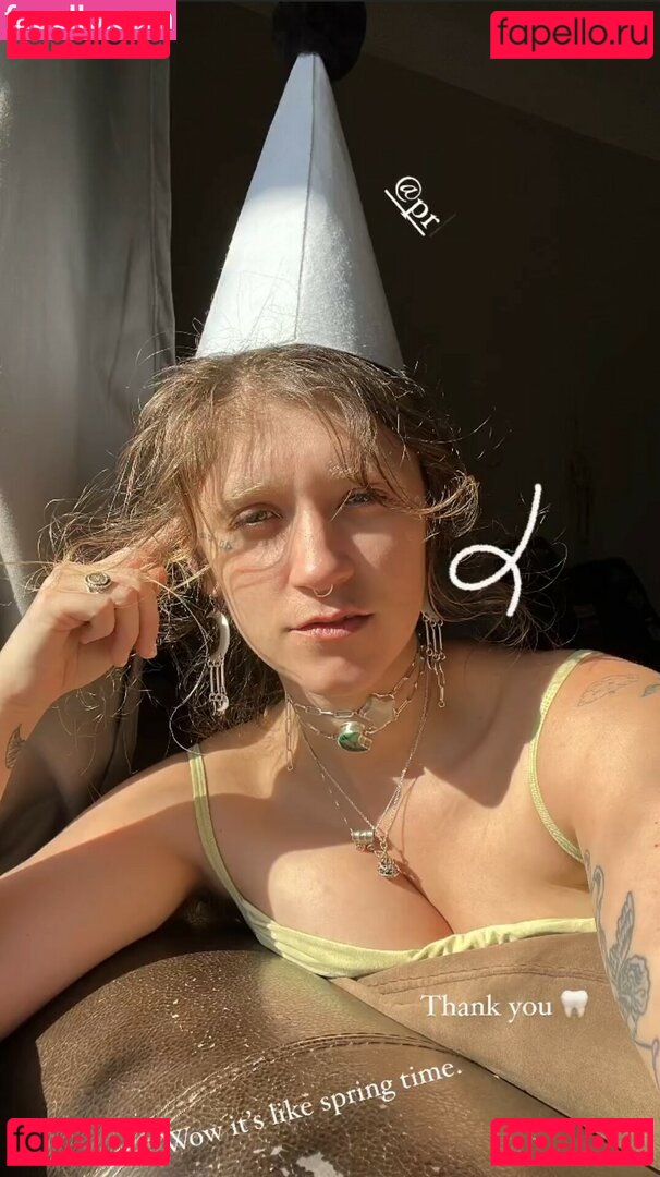 Sierra Ferrell / kcmunchkin / sierraelizabethferrell Onlyfans Photo Gallery 