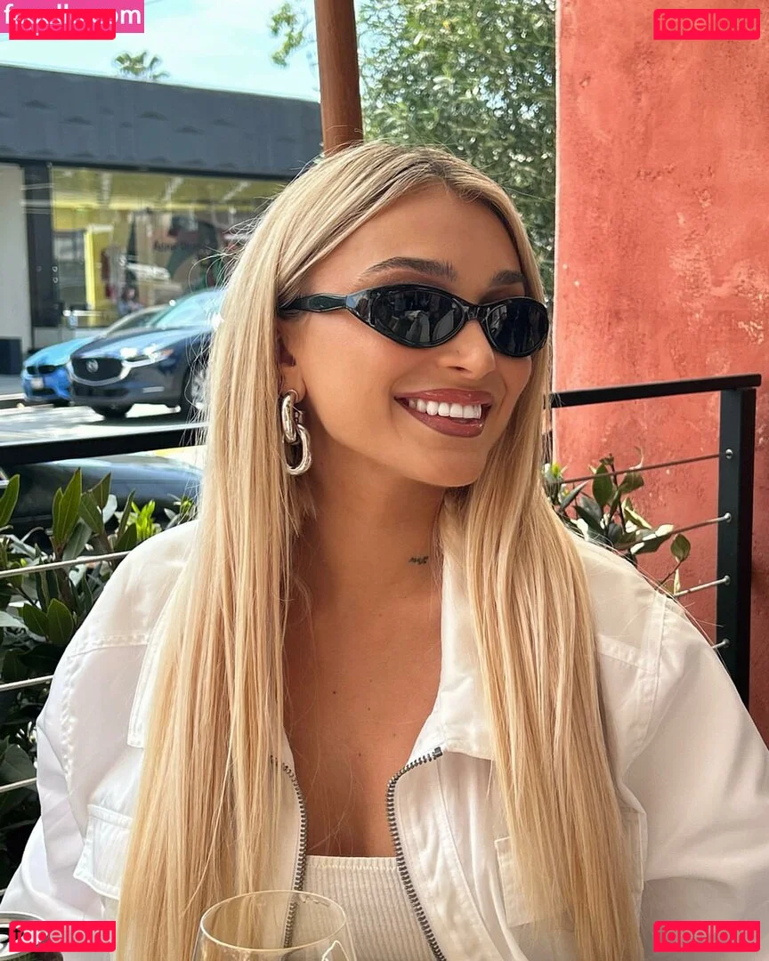 Camaryn Swanson Onlyfans Photo Gallery 