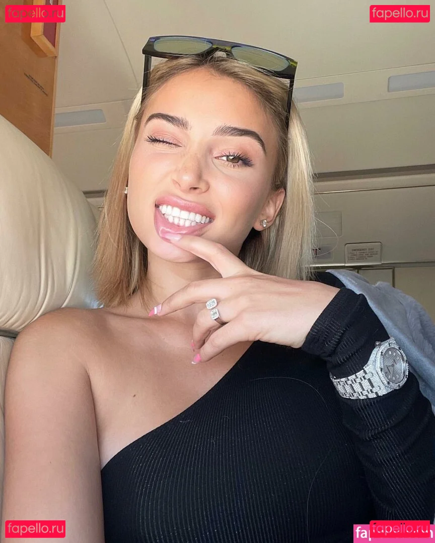 Camaryn Swanson Onlyfans Photo Gallery 