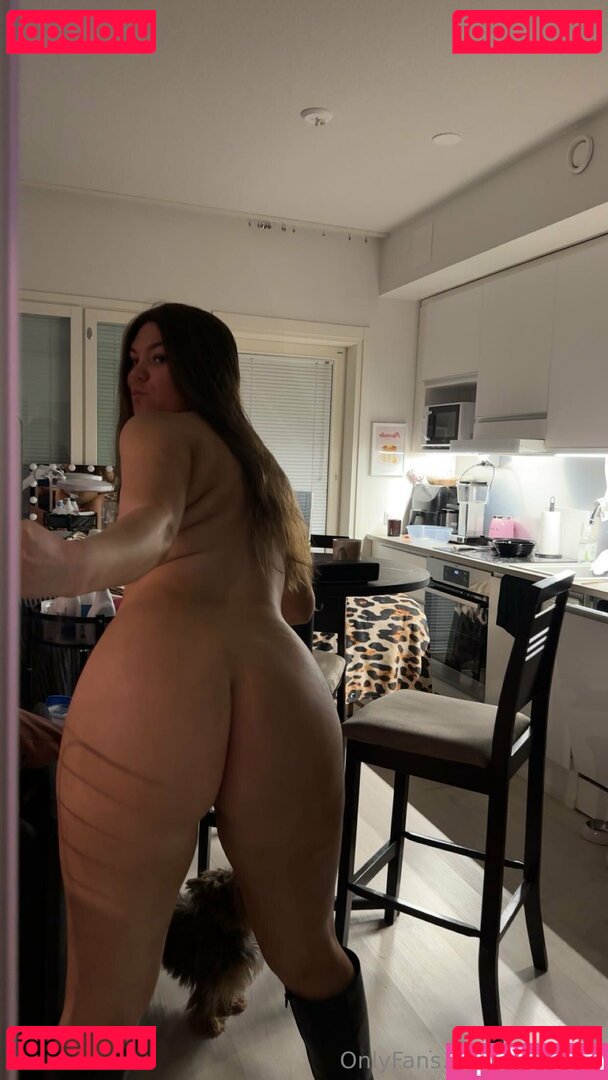 erinannii / erinkemilainenn Onlyfans Photo Gallery 