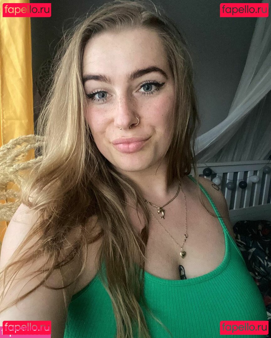 Blondinbelka / Natasha Rey / blondebleak Onlyfans Photo Gallery 