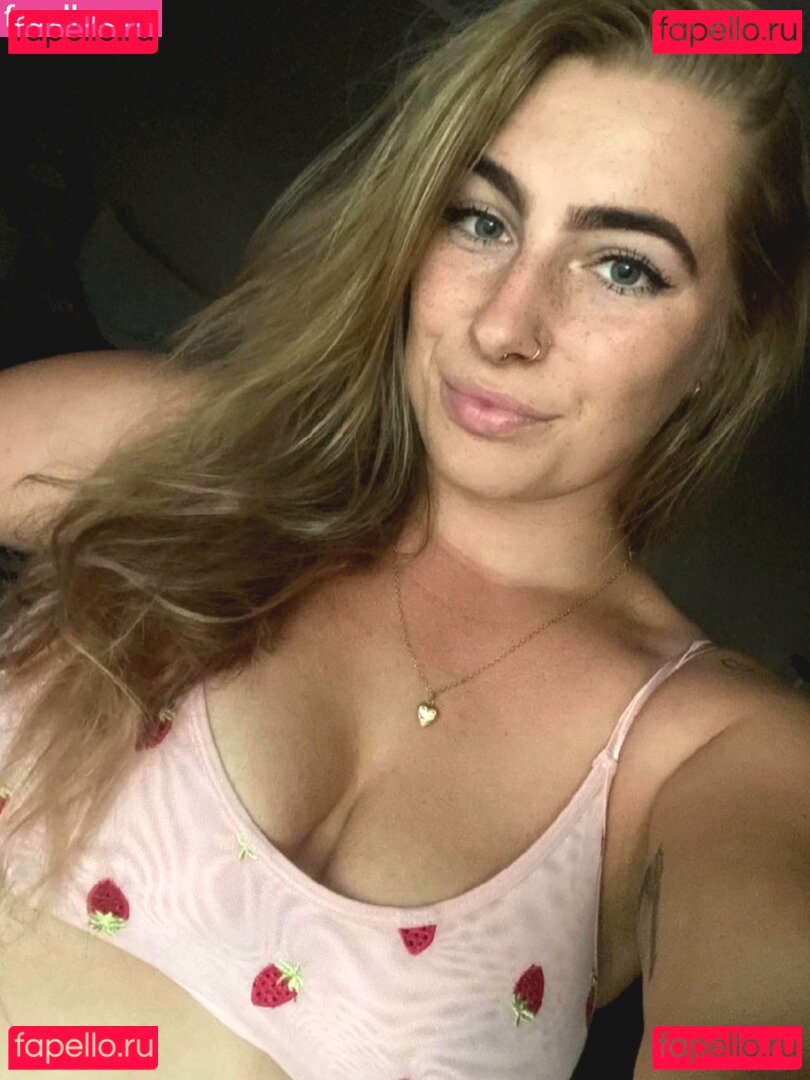 Blondinbelka / Natasha Rey / blondebleak Onlyfans Photo Gallery 