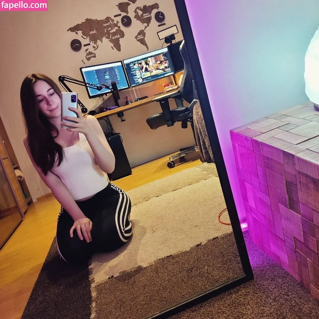 actuallyalisa Onlyfans Photo Gallery 