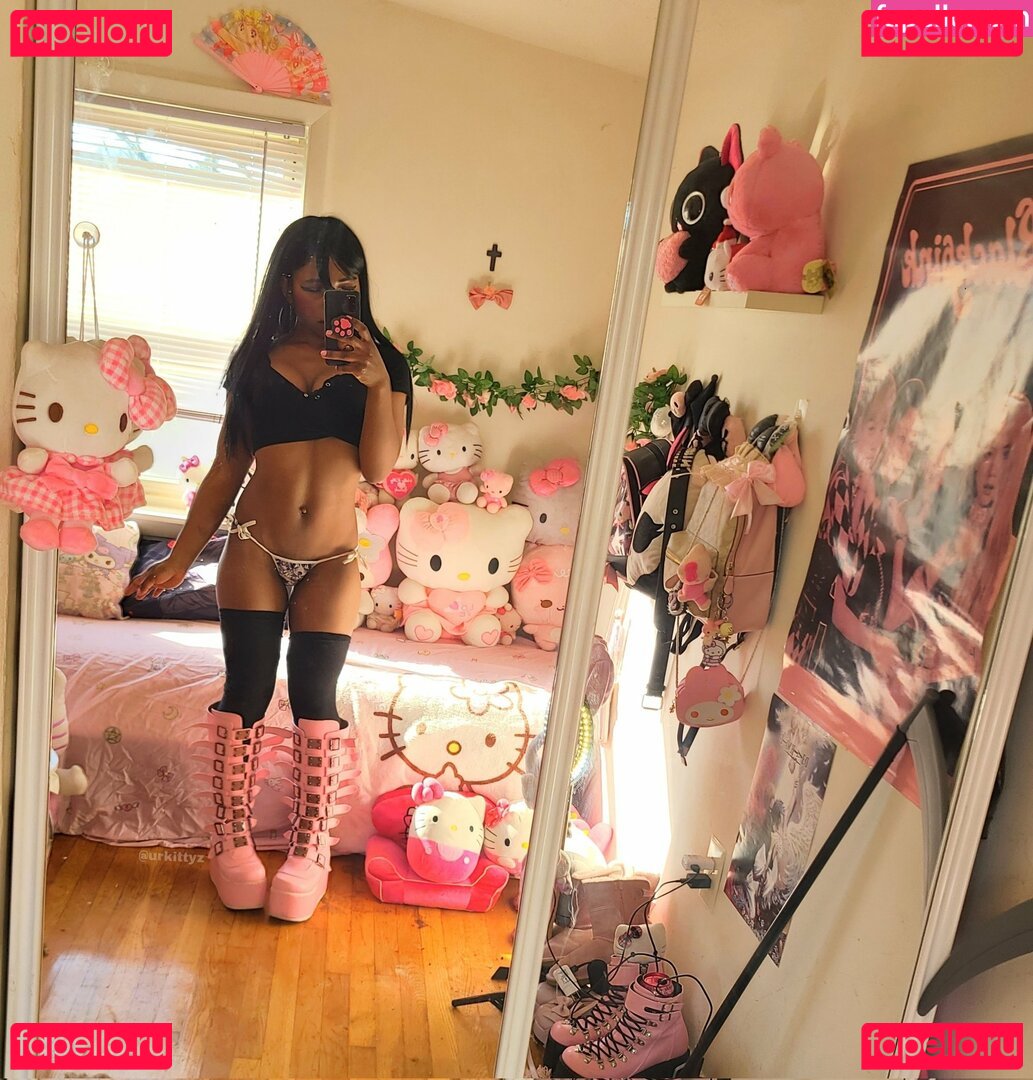 Lilrawrs / urkittyz Onlyfans Photo Gallery 