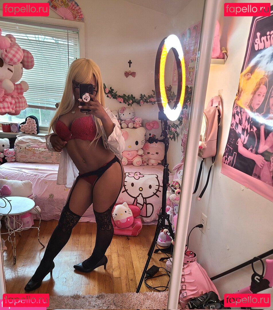 Lilrawrs / urkittyz Onlyfans Photo Gallery 