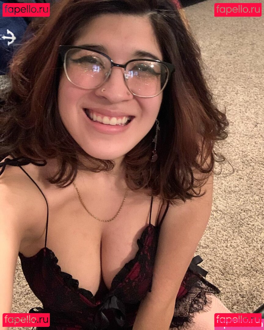 IiIjiggles / idali.guebara18 / jigglesssss / peachyidali Onlyfans Photo Gallery 