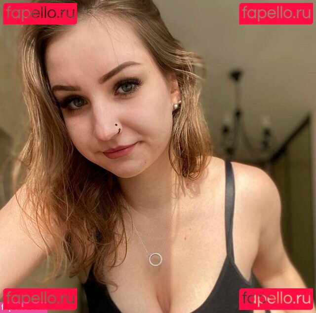 Stormy Fox / sstormyfox Onlyfans Photo Gallery 