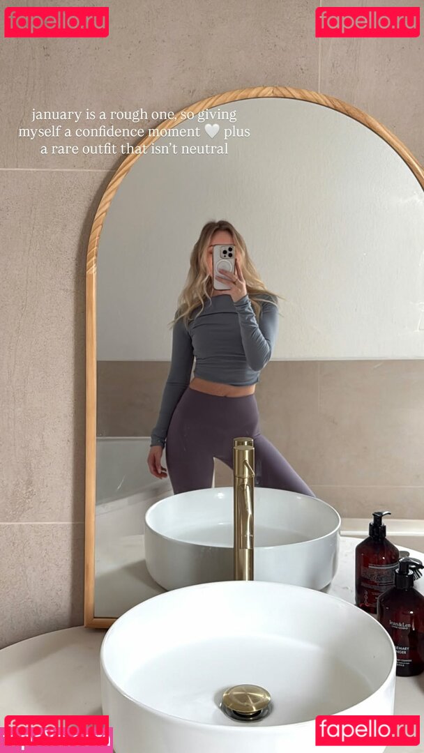 Abby ASMR / abbiemaley / abbyasmrtist Onlyfans Photo Gallery 