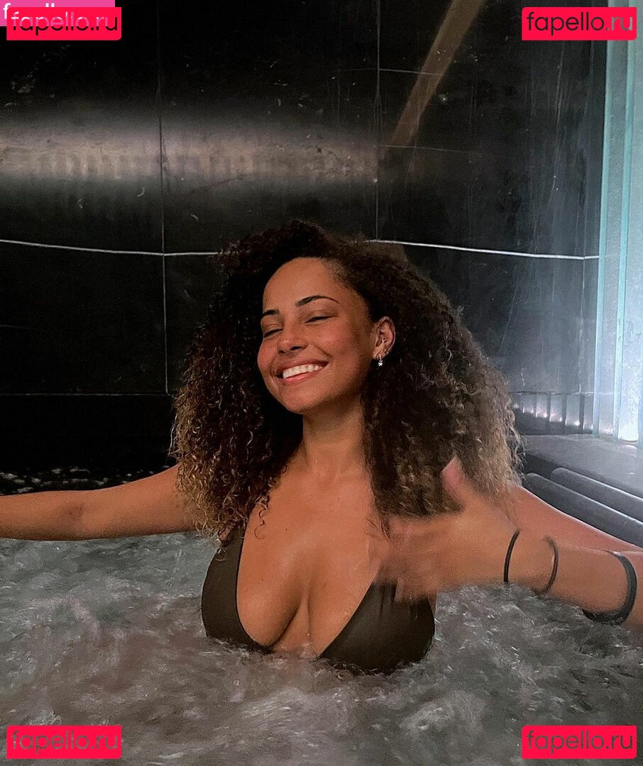 Amber Gill / amberrosegill Onlyfans Photo Gallery 