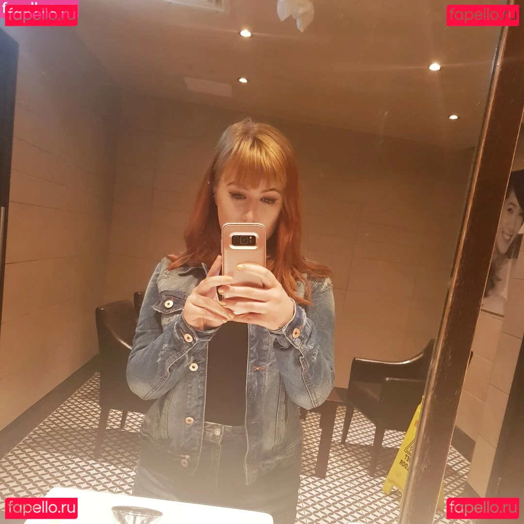 maebry Onlyfans Photo Gallery 