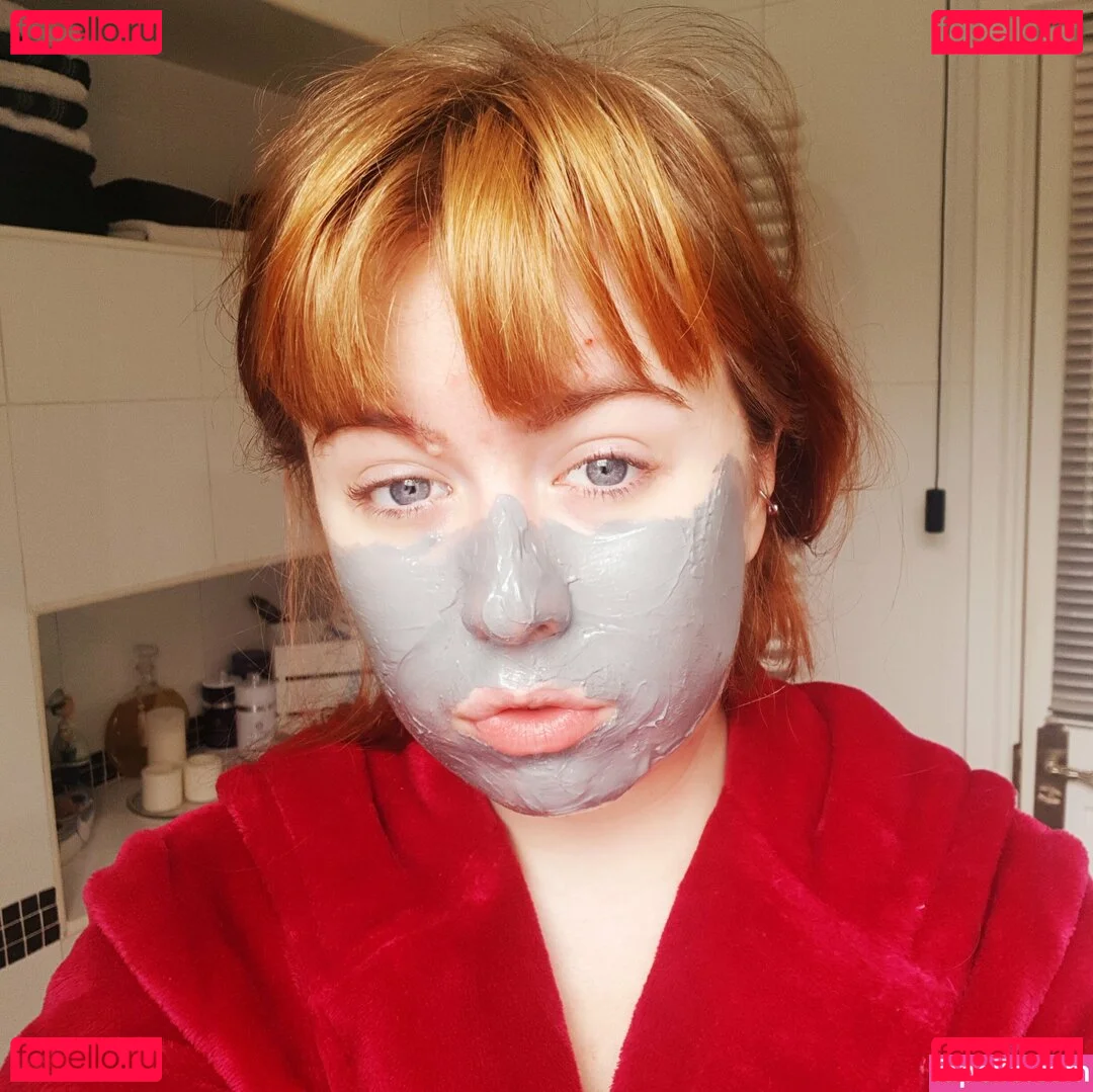 maebry Onlyfans Photo Gallery 