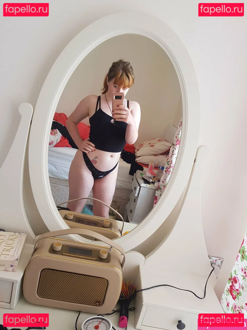 maebry Onlyfans Photo Gallery 