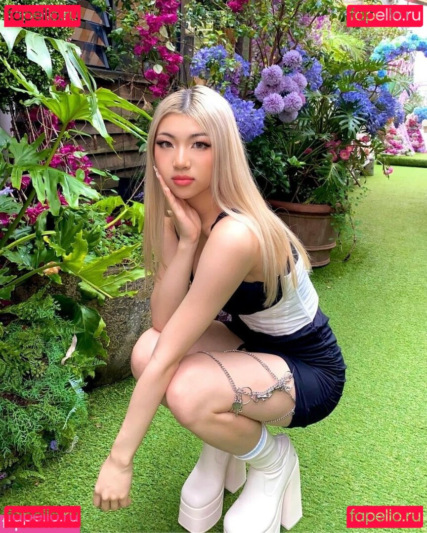 Miaohuchi / miashica Onlyfans Photo Gallery 