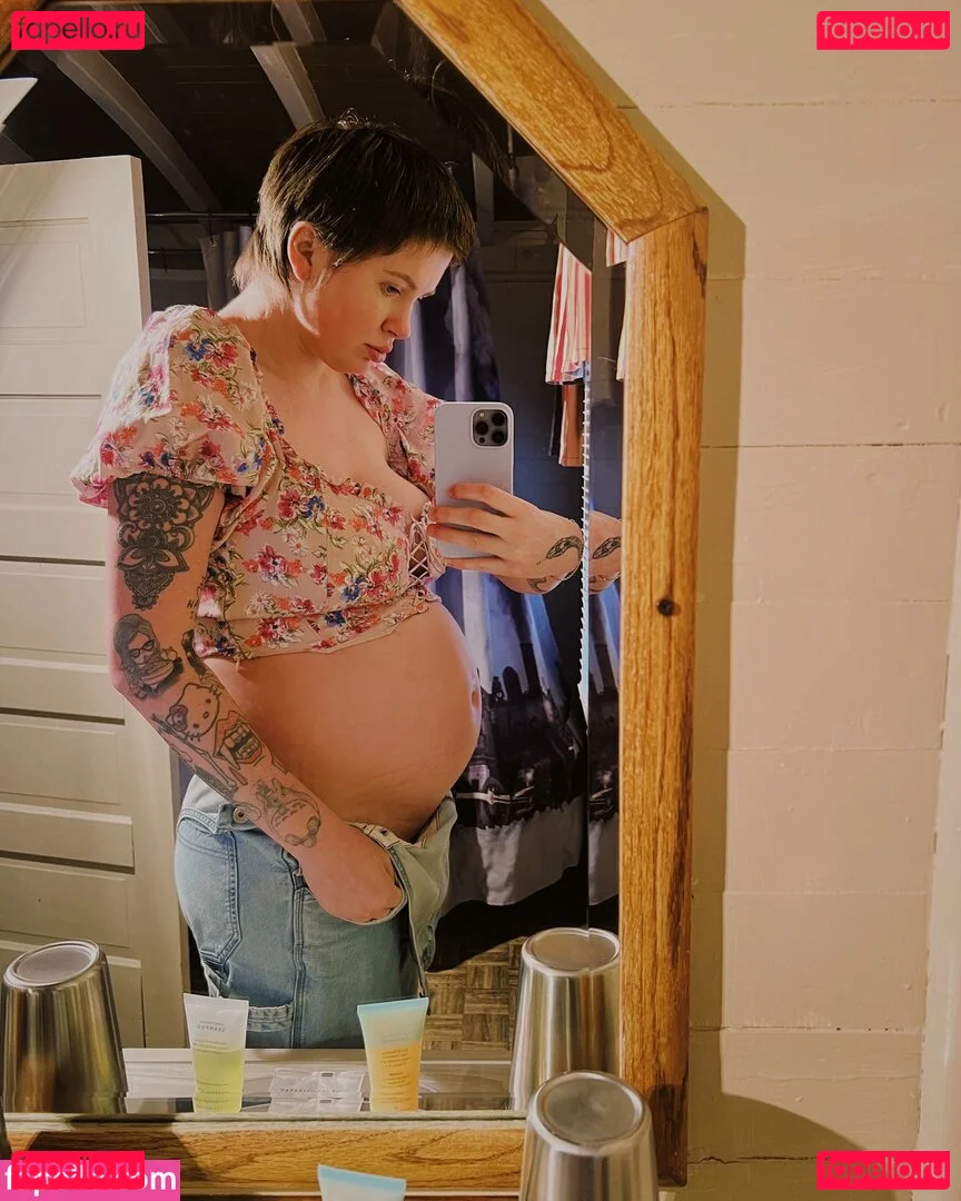 Ireland Baldwin Onlyfans Photo Gallery 