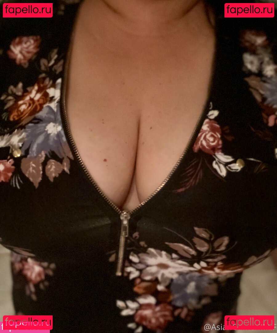 asiangamermilf Onlyfans Photo Gallery 